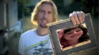 Look at this photograph