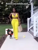 mama a girl behind you
