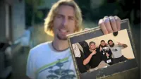 Look at this photograph